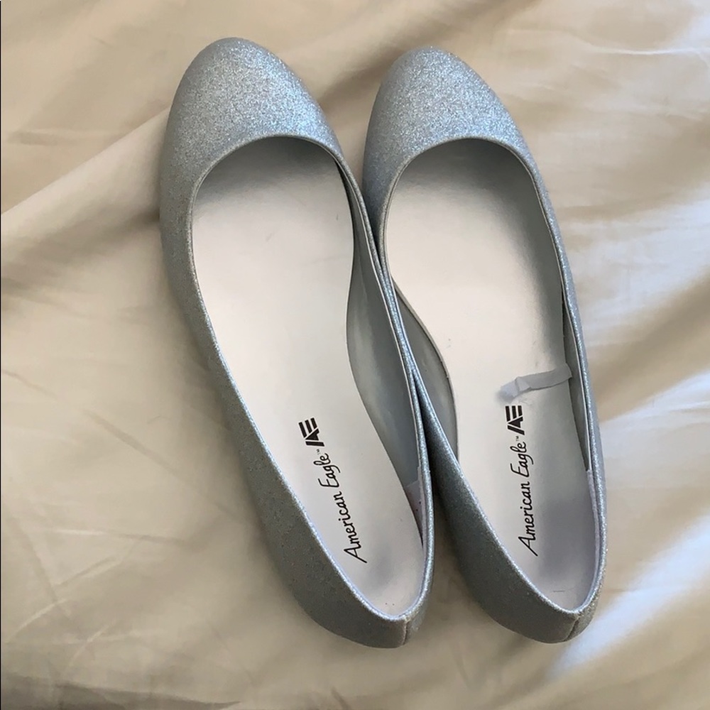 Never worn American Eagle flats